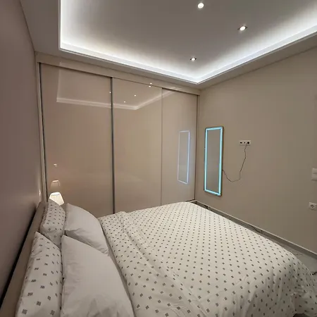 Luxy Renovated Flat With Patio *